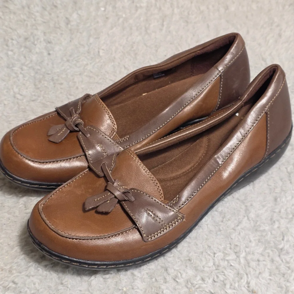 Clarks Collection Women's‎ Brown Leather Tassel Micro Wedge  Loafer Shoes 9M New